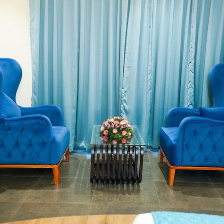 Blue Castle Hotel Thiruvananthapuram Kültér fotó