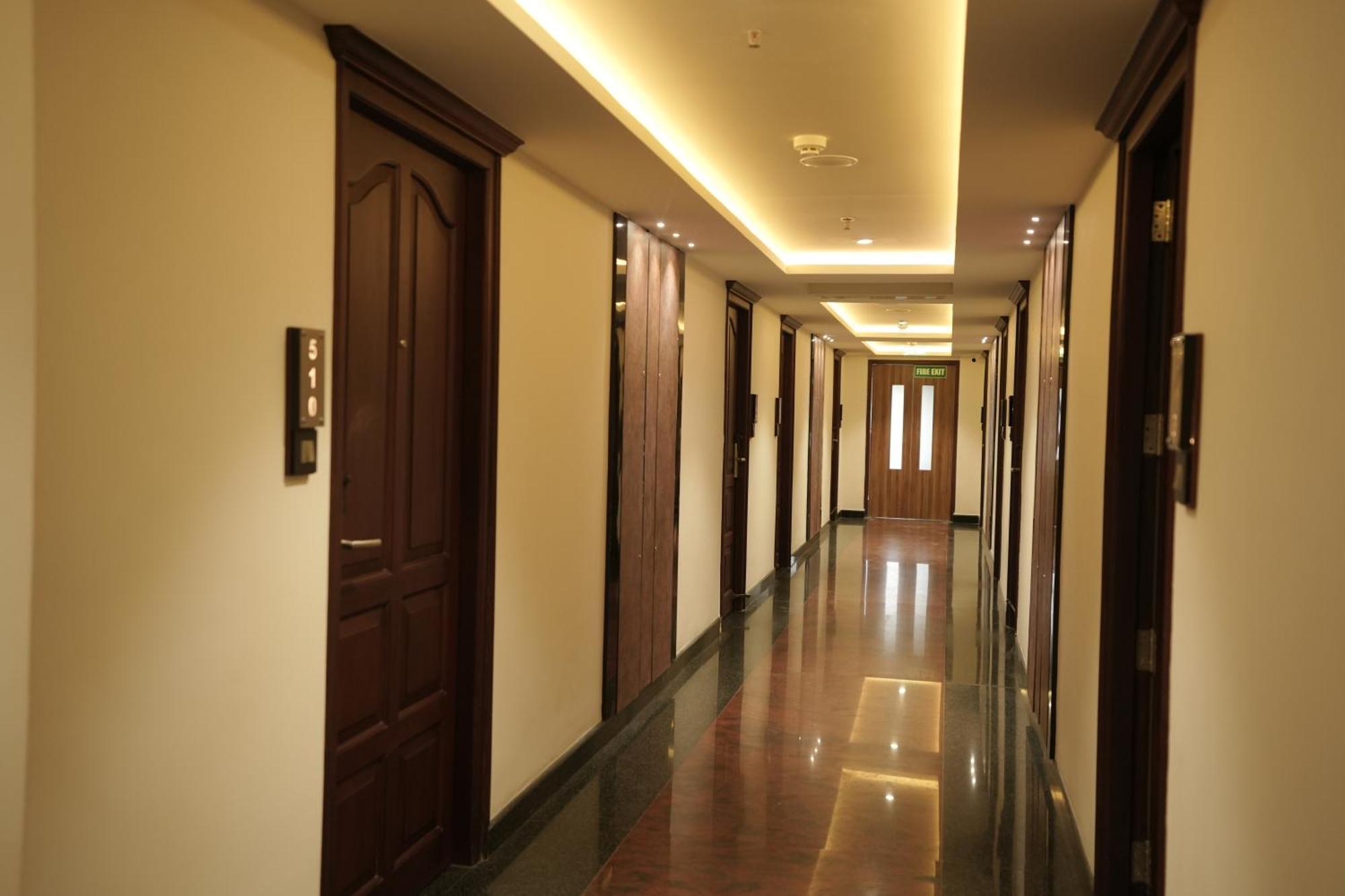 Blue Castle Hotel Thiruvananthapuram Kültér fotó